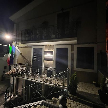 Castel Di Sangro Suite Apartment Екстериор снимка