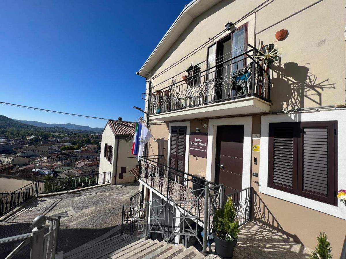Castel Di Sangro Suite Apartment Екстериор снимка